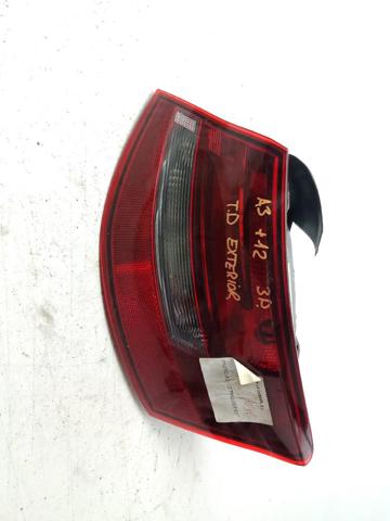 Lanterna traseira direita externa 8V3945096C VAG