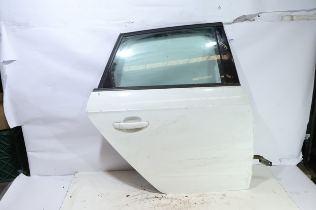Porta traseira direita 8V4833052A VAG