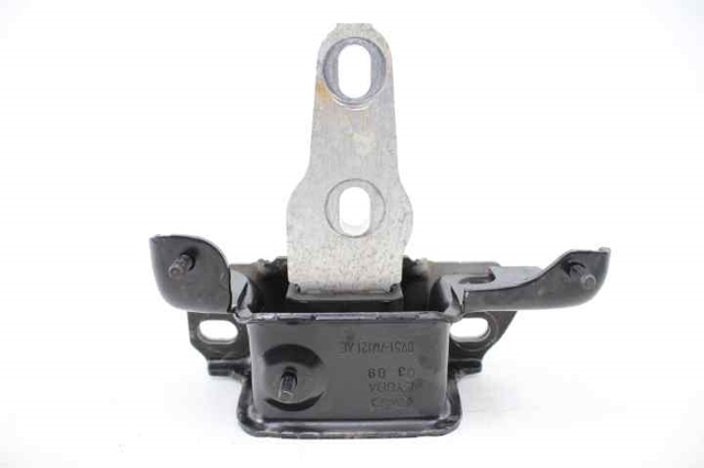 8V517M121AE Ford