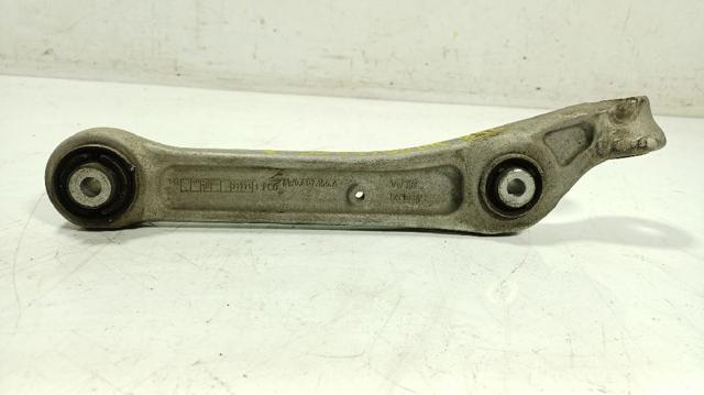 Braço oscilante inferior direito de suspensão dianteira 8W0407152C VAG
