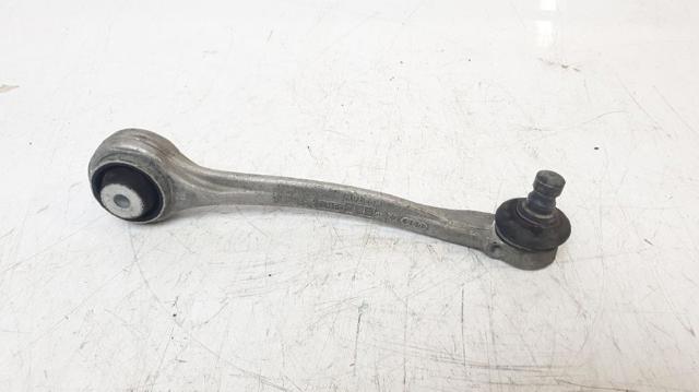 Braço oscilante superior direito de suspensão dianteira 8W0407510B VAG