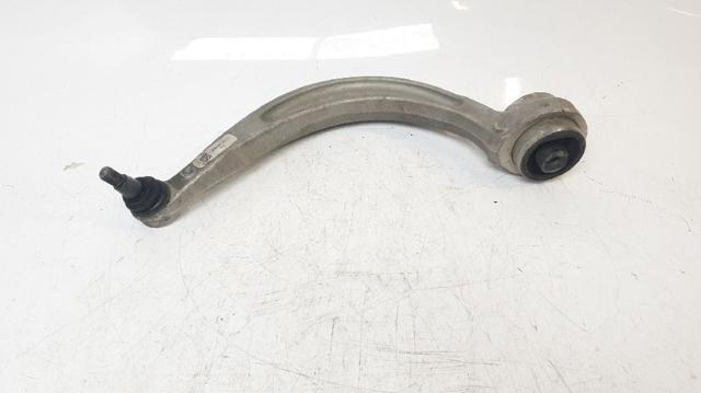 Braço oscilante inferior direito de suspensão dianteira 8W0407696A VAG