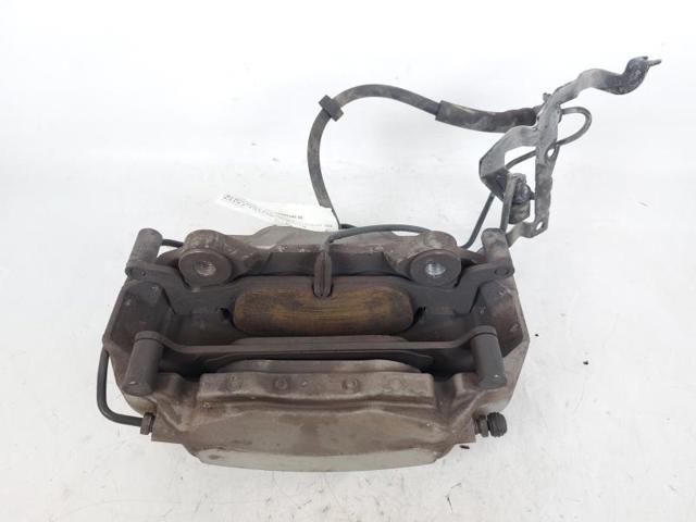 Suporte do freio dianteiro esquerdo 8W0615107D VAG