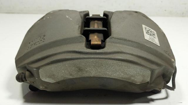 Suporte do freio dianteiro esquerdo 8W0615107D VAG