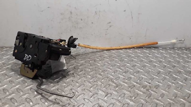Fecho da porta dianteira direita 8Z1837016A VAG