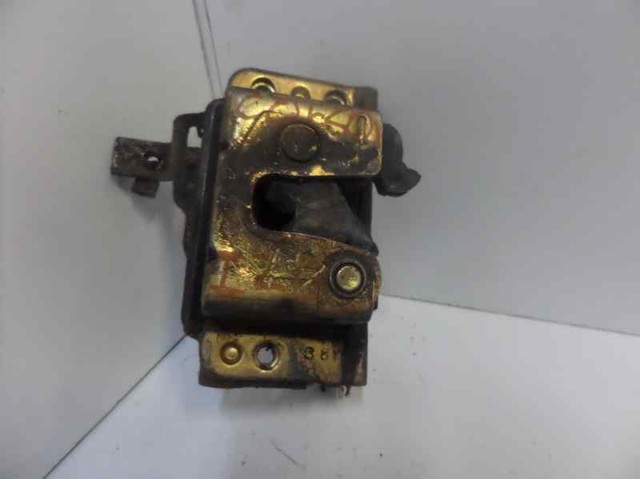 Fecho da porta dianteira esquerda 90120862 OPEL