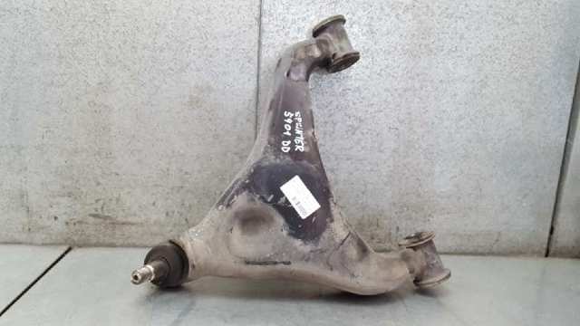 Braço oscilante inferior direito de suspensão dianteira 9013302107 MERCEDES