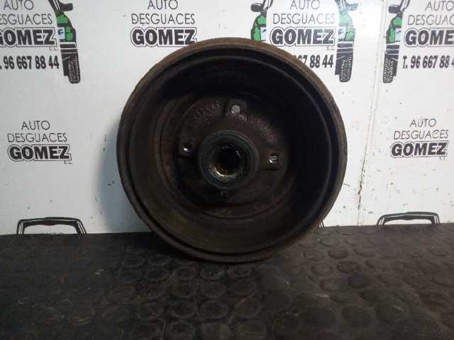 Tambor do freio traseiro 90135264 OPEL