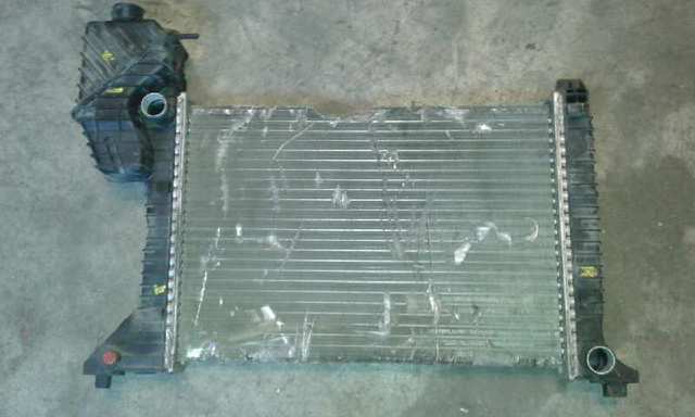 Radiador de esfriamento de motor 9015001800 MERCEDES
