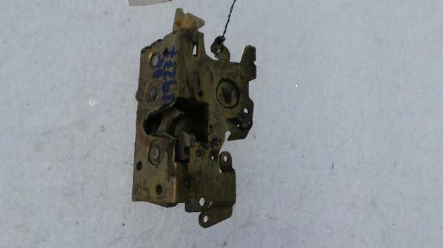 Fecho da porta dianteira esquerda 9017200135 VAG