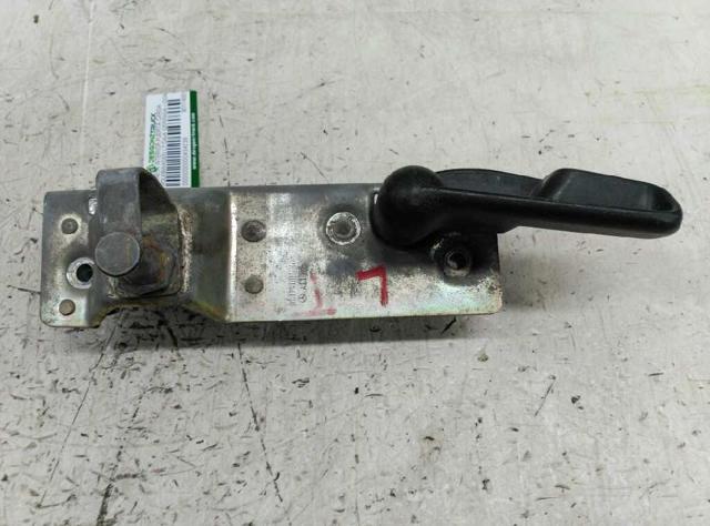 Fecho da porta traseira esquerda batente 9017400135 VAG