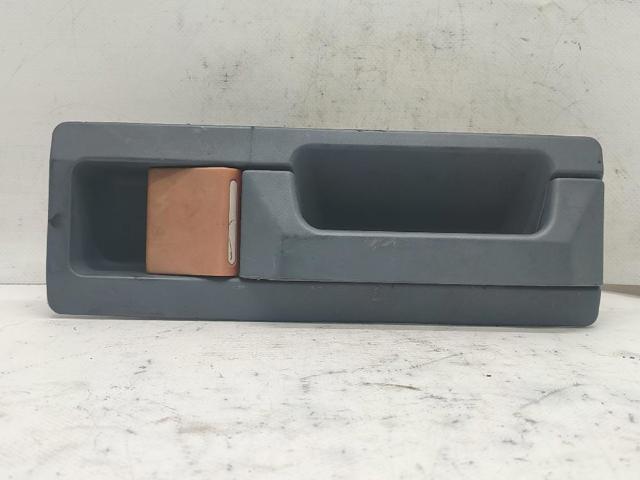 Maçaneta direita interna da porta traseira (batente) 9017600361 MERCEDES
