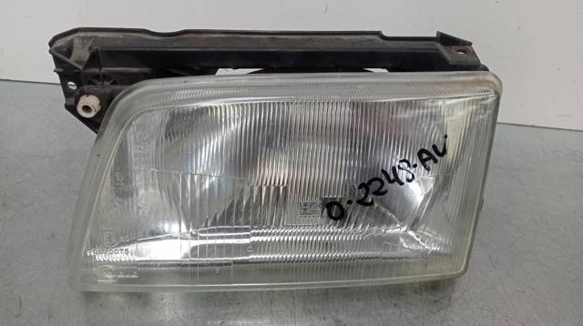 Luz direita 90181004 OPEL