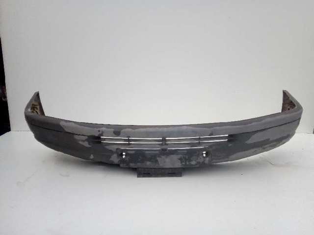 Pára-choque dianteiro 9018800670 MERCEDES