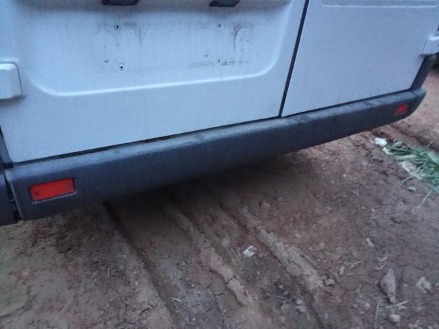 Pára-choque traseiro 9018850102 MERCEDES