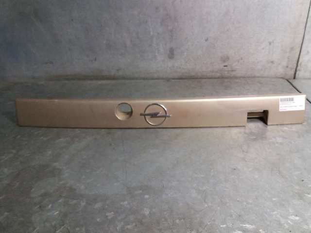 Lanterna da luz de fundo de matrícula traseira 90213642 OPEL