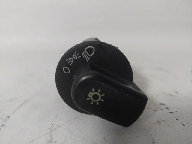 Comutador das luzes no "painel de instrumentos" 90340746 OPEL