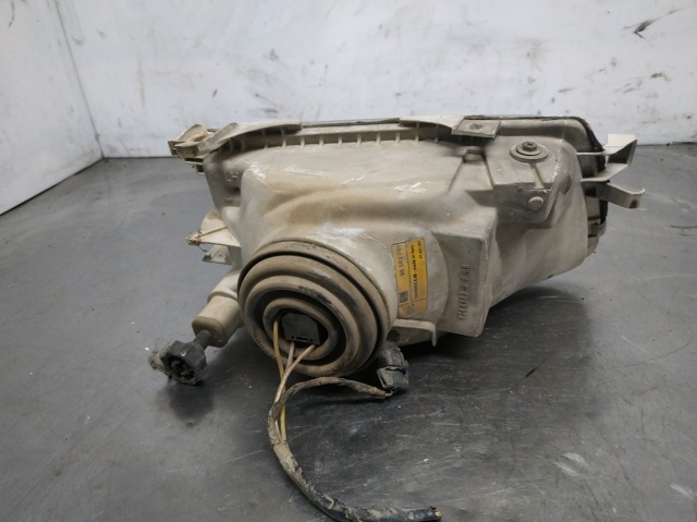 Luz esquerda 90383786 OPEL