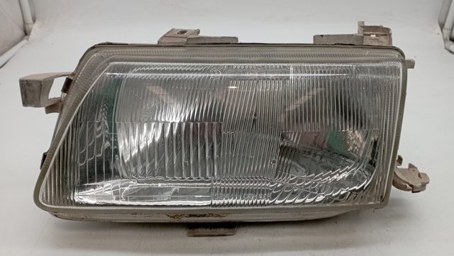 Luz esquerda 90383786 OPEL