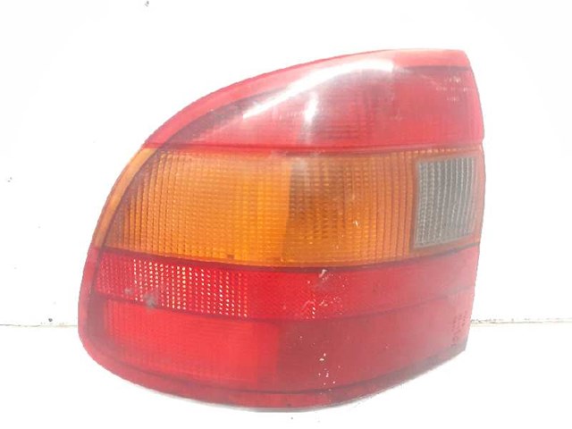 Lanterna traseira esquerda 90421966 OPEL