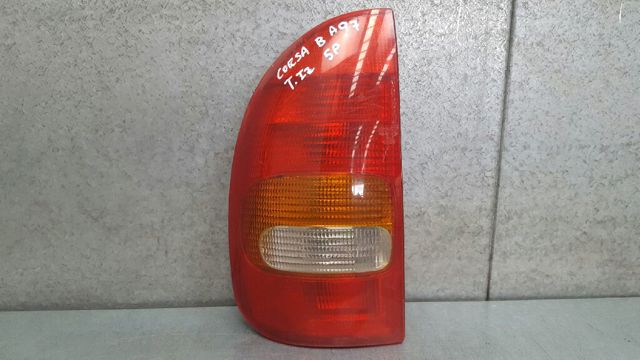 Lanterna traseira esquerda 90444141 OPEL