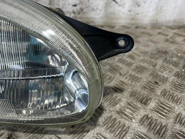 Luz direita 90444785 OPEL