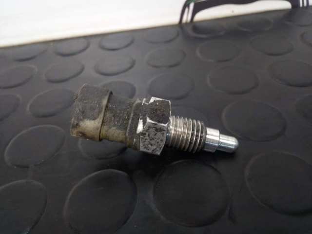 Sensor de ativação das luzes de marcha à ré 90482454 OPEL