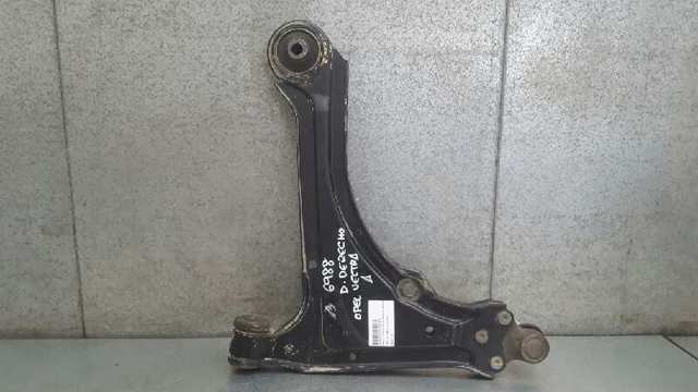 Braço oscilante inferior direito de suspensão dianteira 90495160 OPEL