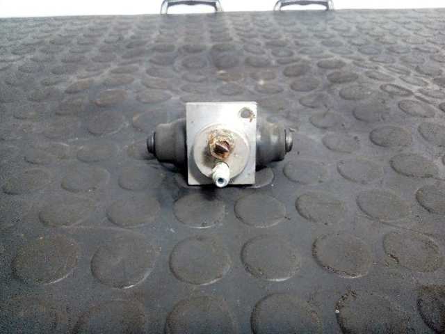 Cilindro traseiro do freio de rodas de trabalho 90498300 OPEL