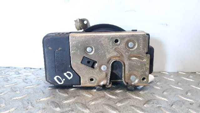 Fecho da porta dianteira direita 90507060 OPEL