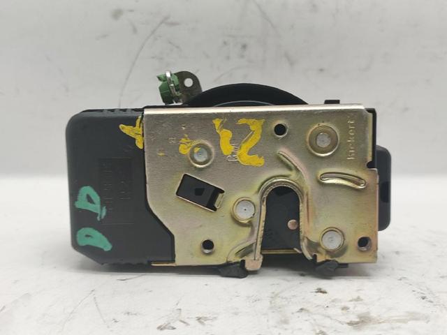 Fecho da porta dianteira direita 90507060 OPEL
