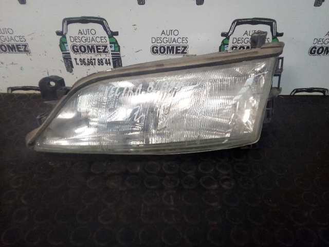 Luz esquerda 90512318 OPEL