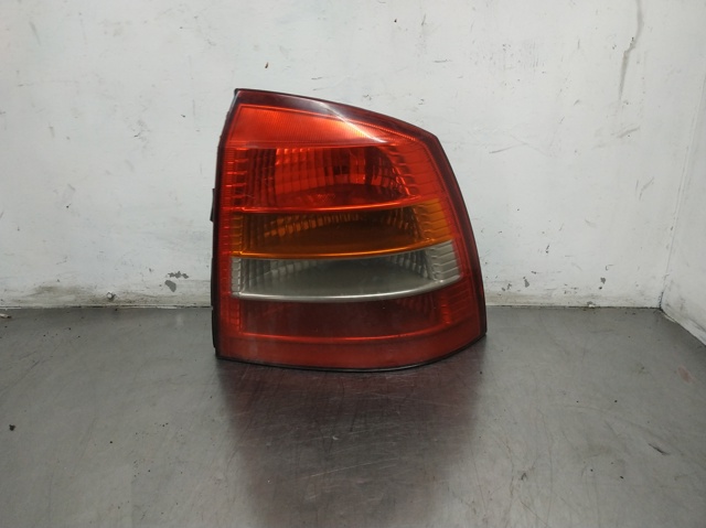 Lanterna traseira direita 90521544 OPEL
