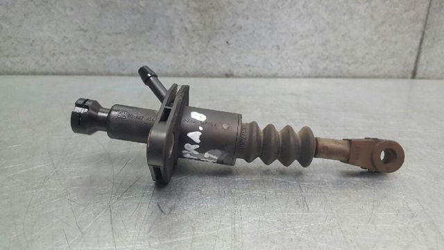 Cilindro mestre de embraiagem 90522656 OPEL