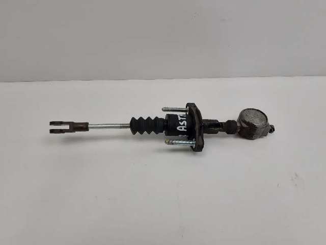 Astra sedan (2004-2014) original desde 55,70 €