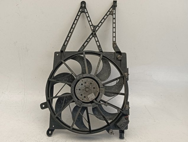 Difusor do radiador de esfriamento 90570736 OPEL