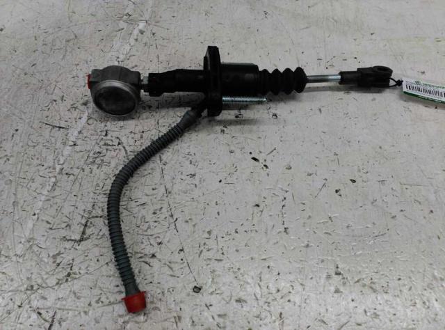 Cilindro mestre de embraiagem 90581565 OPEL