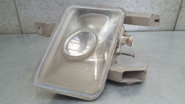 Luzes de nevoeiro esquerdas 90585029 OPEL