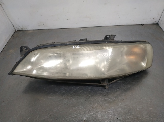 Luz esquerda 90586844 OPEL