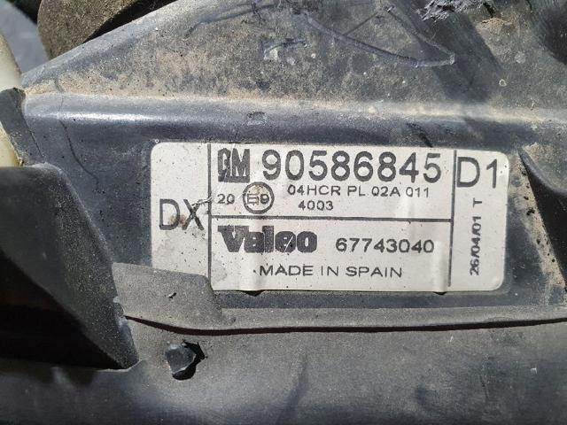Luz direita 90586845 OPEL