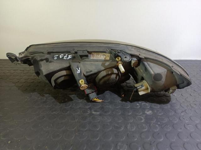 Luz direita 90586845 OPEL