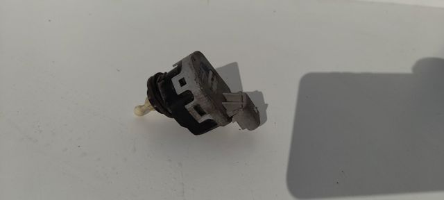 Corretor da luz 90590665 OPEL