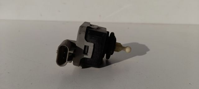 Corretor da luz 90590665 OPEL