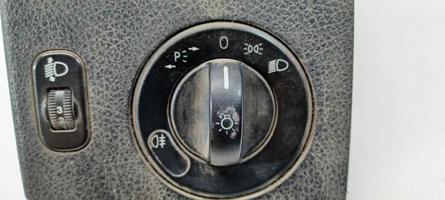 Comutador das luzes no "painel de instrumentos" 9065450504 VAG