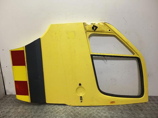 Porta dianteira esquerda 9067200005 MERCEDES