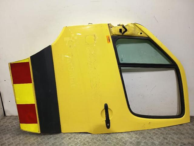 Porta dianteira esquerda 9067200005 MERCEDES