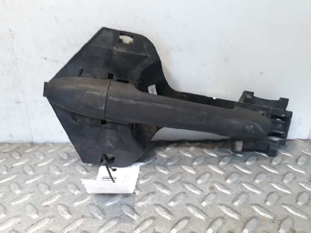 Suporte de maçaneta externa da porta deslizante direita 9067601234 MERCEDES