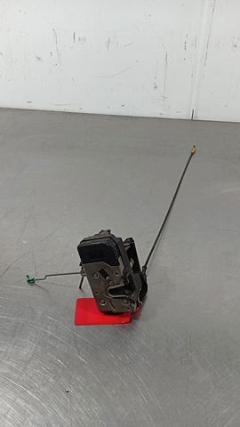 Fecho da porta dianteira esquerda 91166237 OPEL