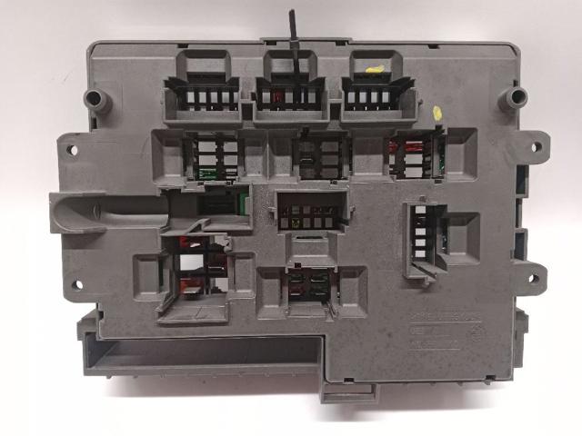 Unidade de dispositivos de segurança 9119446 BMW