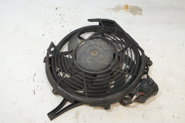 Ventilador elétrico de esfriamento montado (motor + roda de aletas) 9129966 OPEL